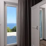 Casa Anonima By Briskva Villa
