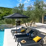 Casa Anonima By Briskva