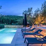 Casa Anonima By Briskva