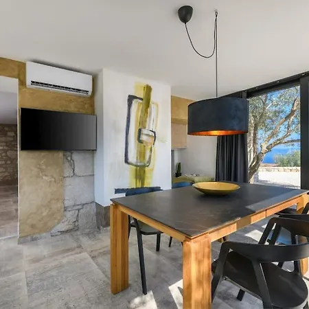 Villa Casa Anonima By Briskva