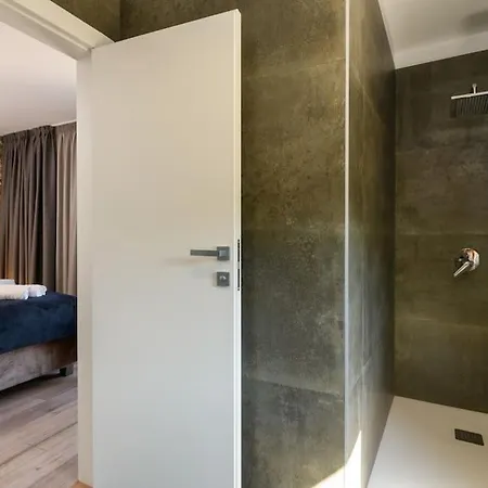 Villa Casa Anonima By Briskva