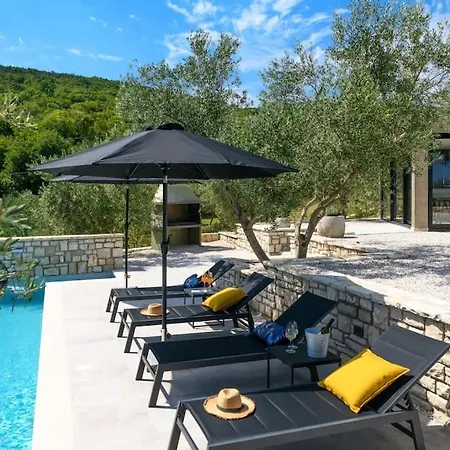 Casa Anonima By Briskva