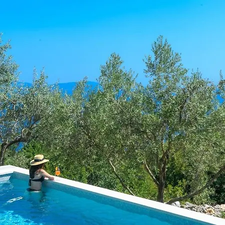 Casa Anonima Vila Labin (Istria)