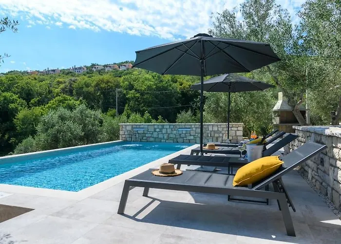 Casa Anonima By Briskva Βίλα